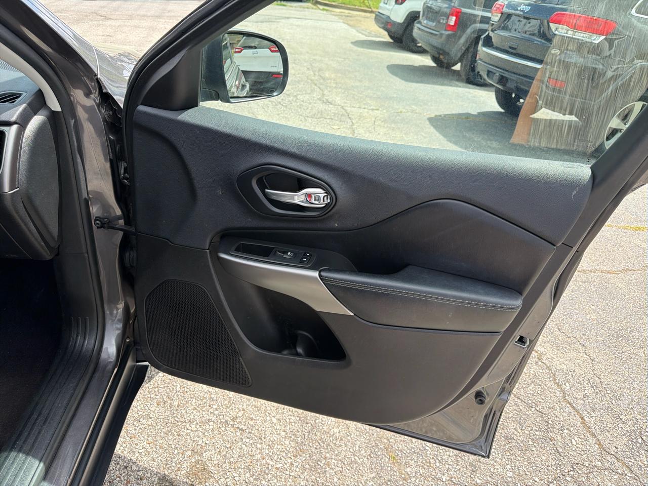 Jeep Cherokee Latitude Plus FWD 2019