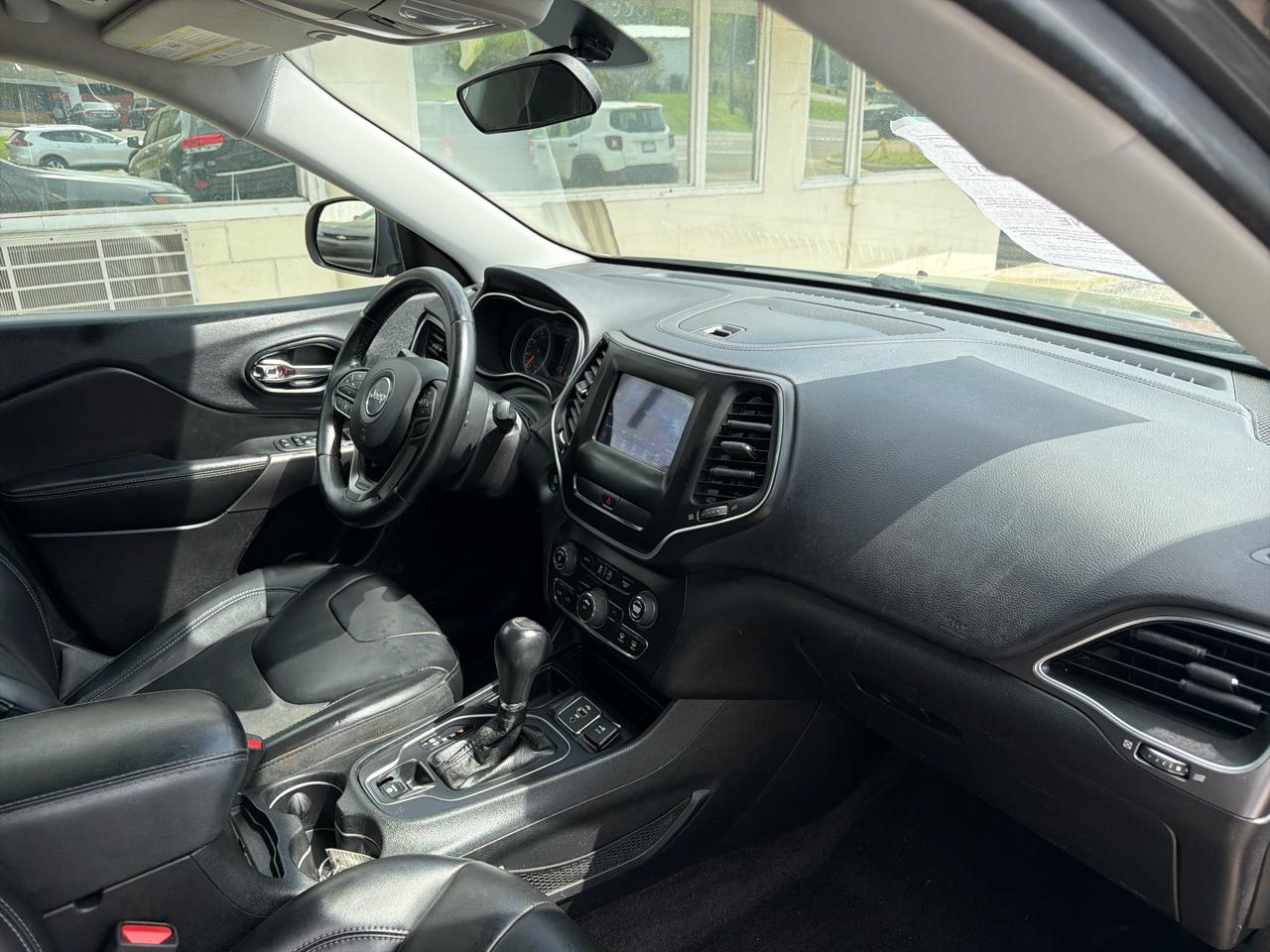 Jeep Cherokee Latitude Plus FWD 2019