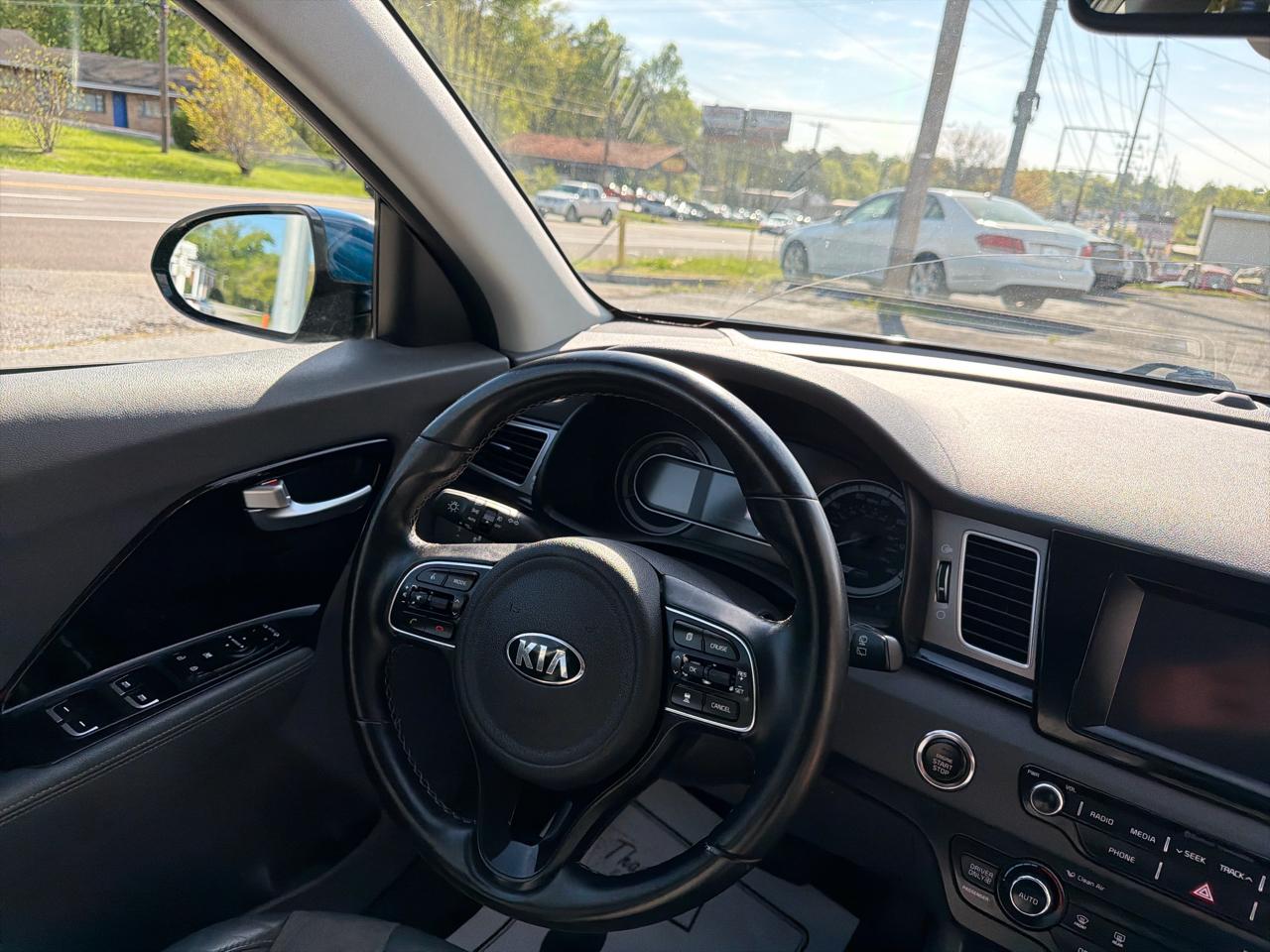 Kia Niro EX FWD 2018