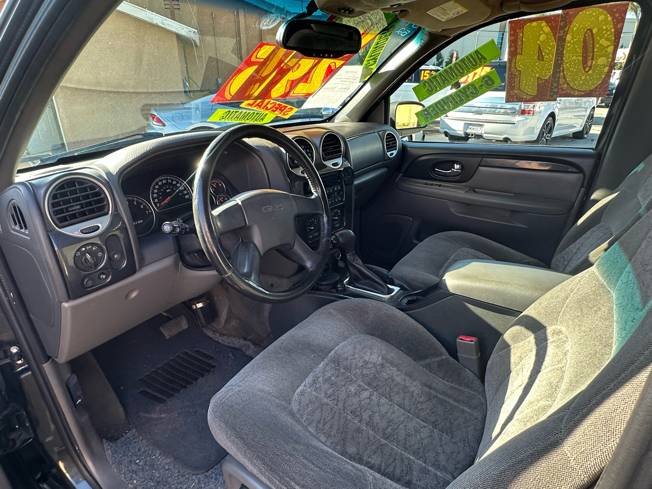 GMC Envoy XL  2004
