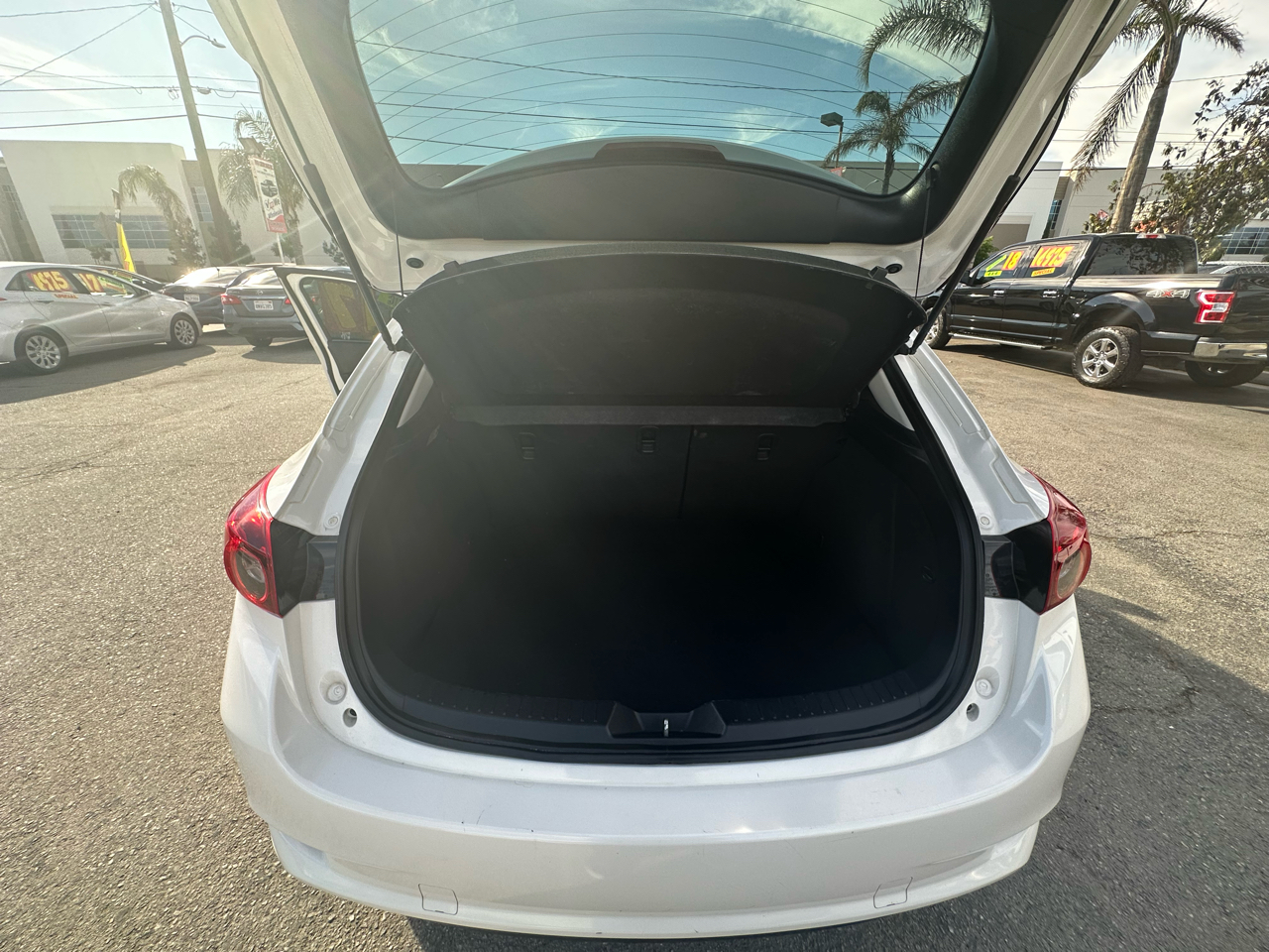 Mazda Mazda3 5-Door  2017