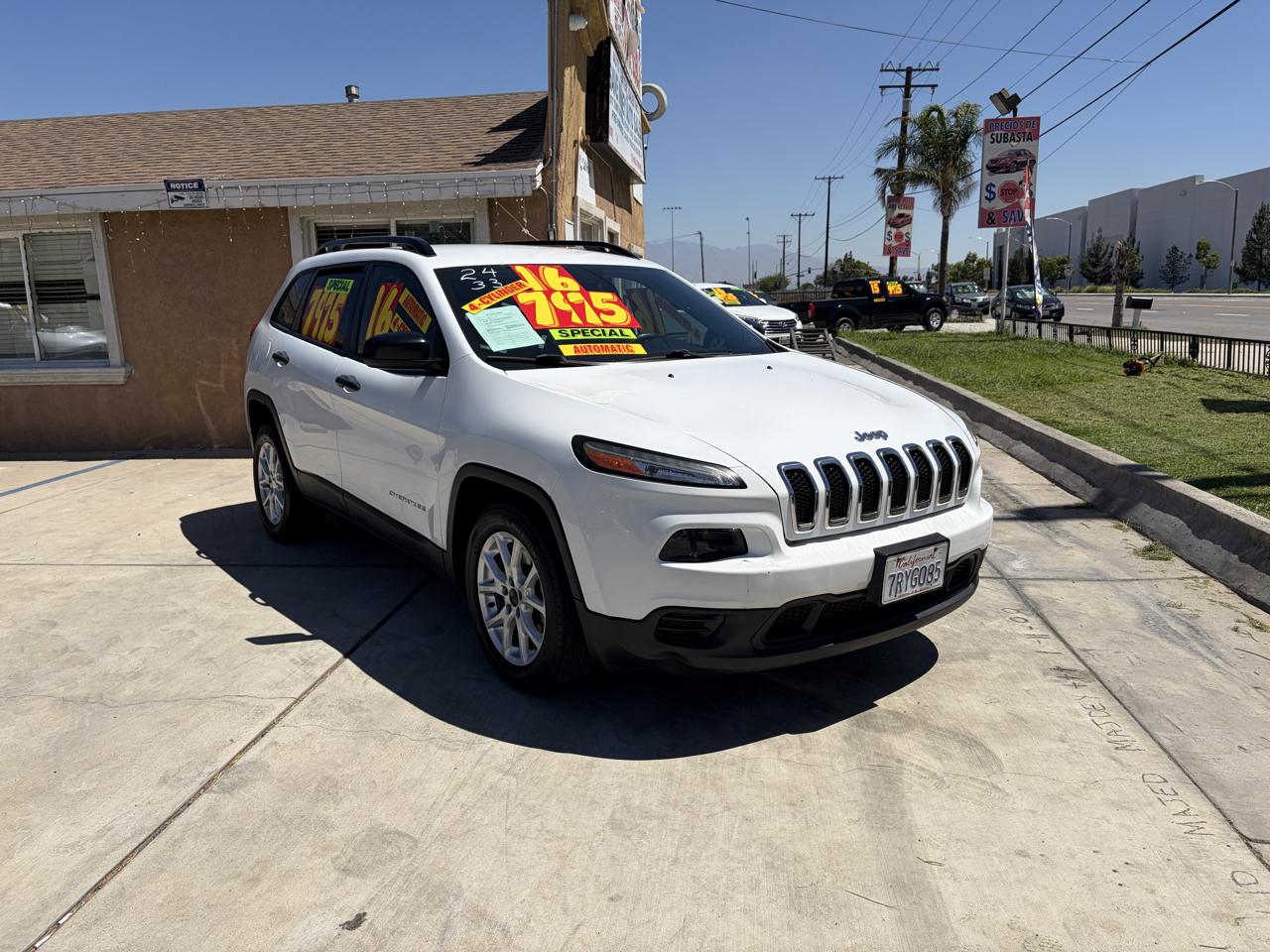 2016 Jeep Cherokee SPORT EDITION + 4 CYLDS