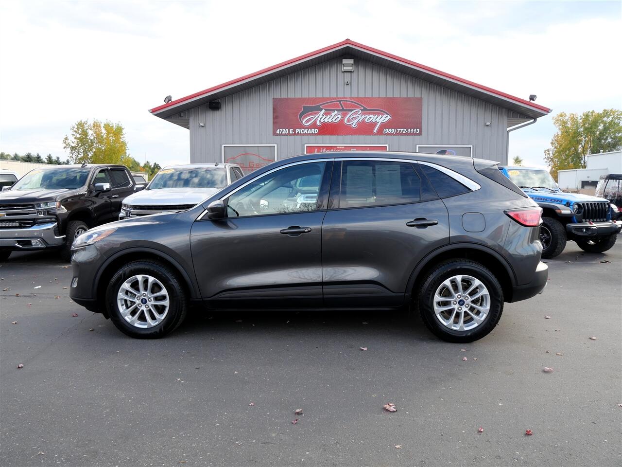 Used 2020 Ford Escape SE with VIN 1FMCU9G66LUB62899 for sale in Mount Pleasant, MI