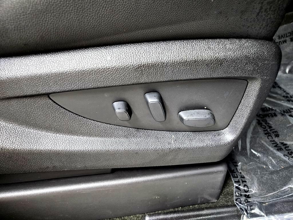 2017 Gmc Yukon SLT photo 12