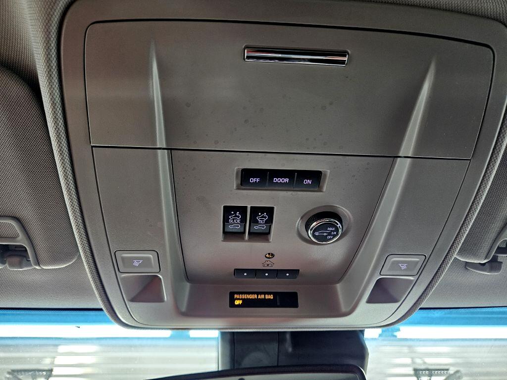 2017 Gmc Yukon SLT photo 26