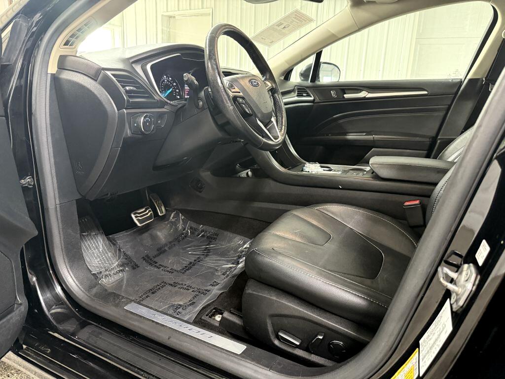2017 Ford Fusion Titanium photo 4