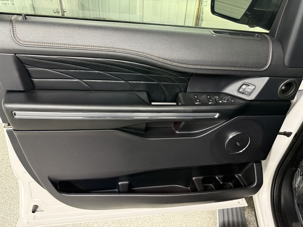 2019 Ford Expedition Platinum photo 20