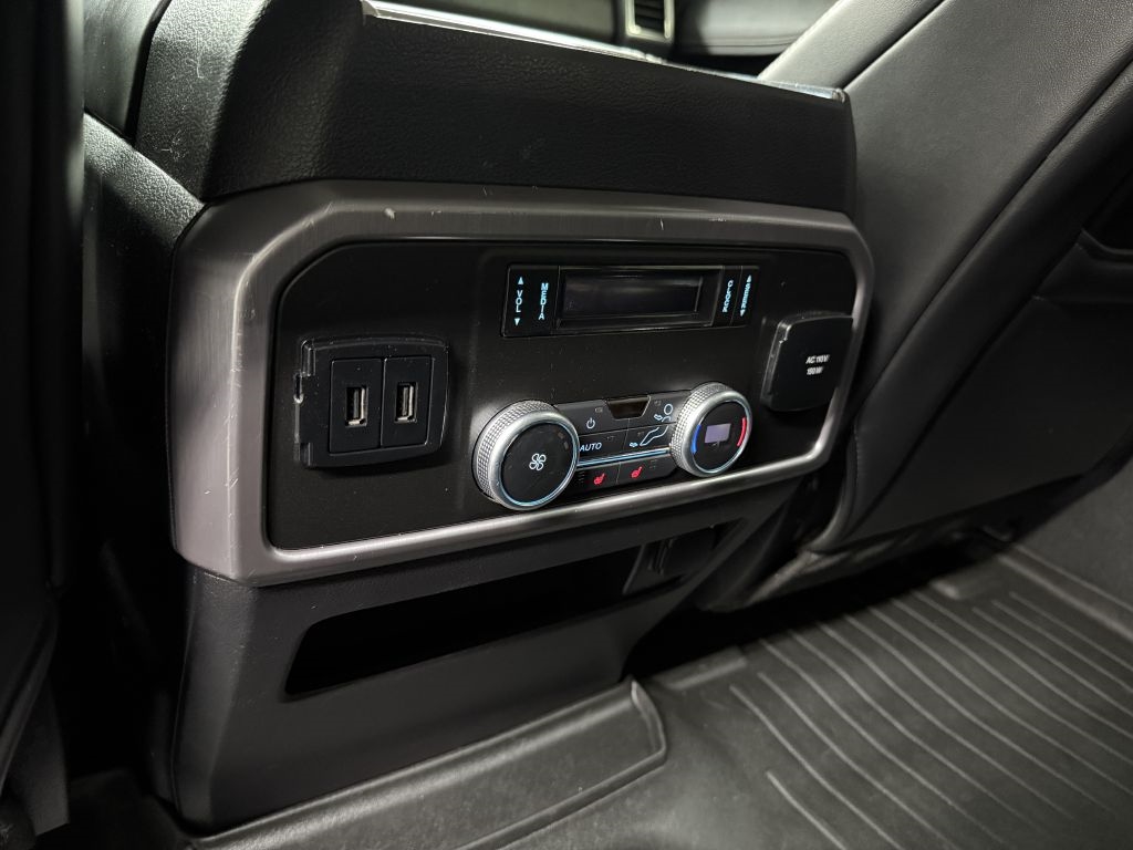 2019 Ford Expedition Platinum photo 26