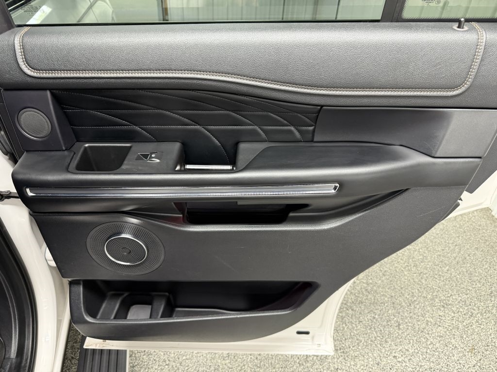 2019 Ford Expedition Platinum photo 32