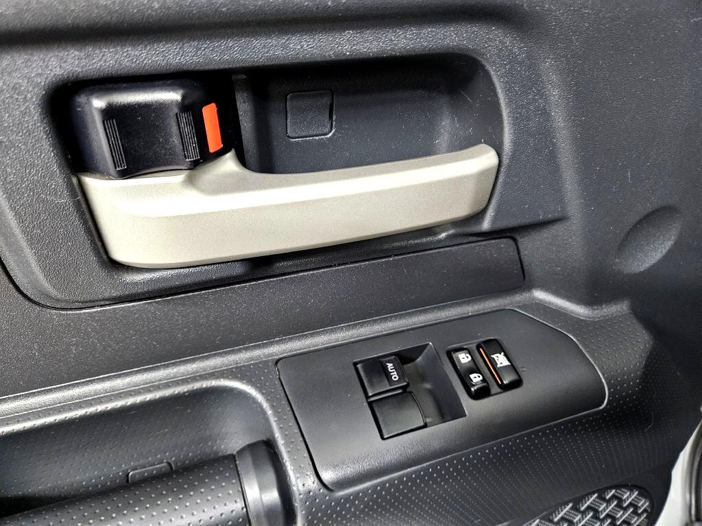 Toyota FJ Cruiser 4WD 4dr Auto (Natl) 2012