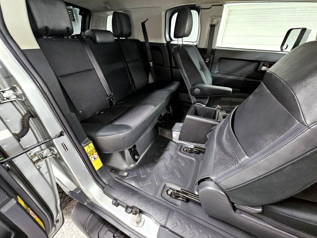 Toyota FJ Cruiser 4WD 4dr Auto (Natl) 2012