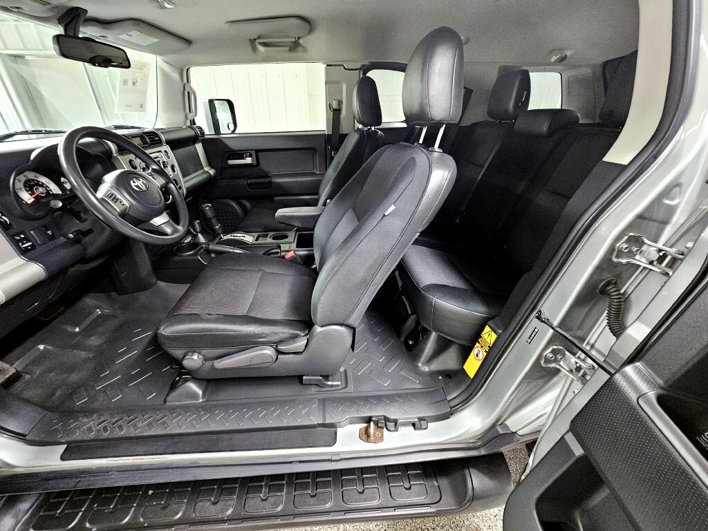 Toyota FJ Cruiser 4WD 4dr Auto (Natl) 2012