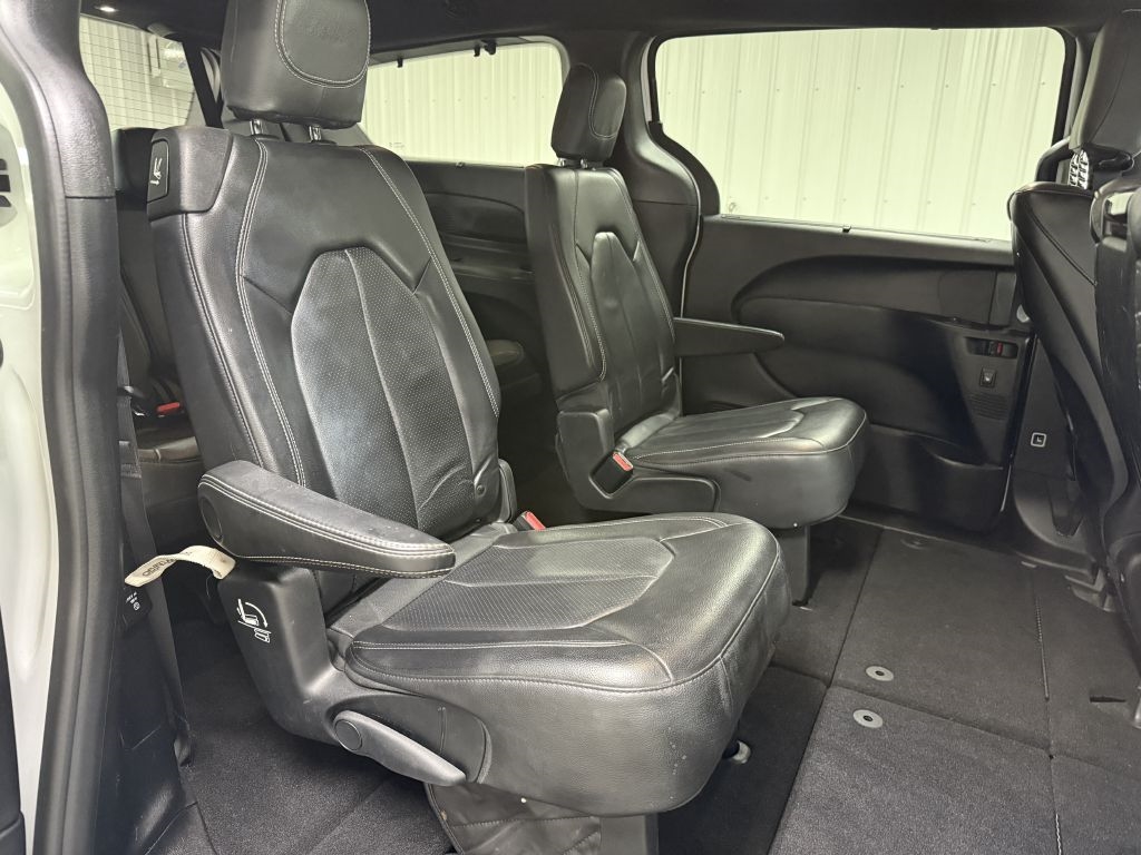 2019 Chrysler Pacifica Touring Plus photo 25