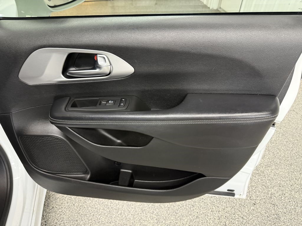 2019 Chrysler Pacifica Touring Plus photo 28