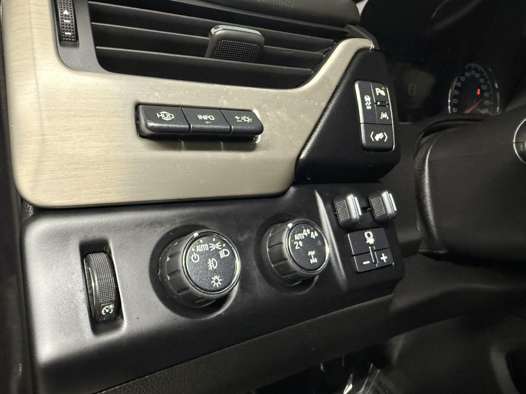 GMC Yukon 4WD 4dr Denali 2017