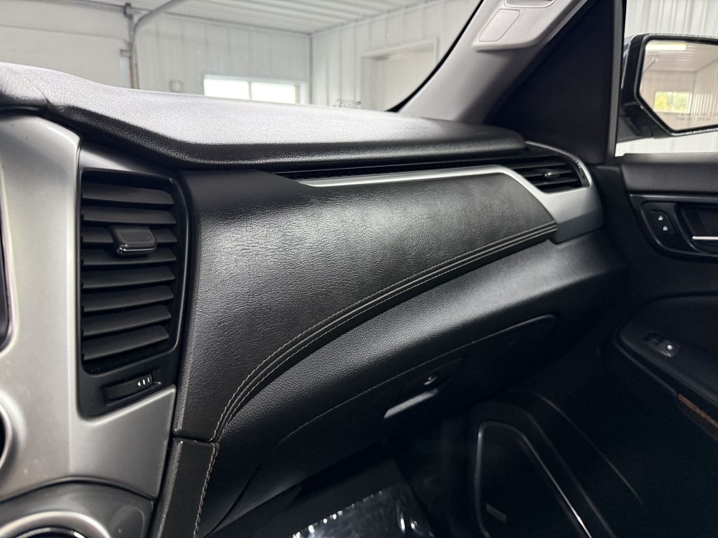 Chevrolet Suburban 4WD 4dr 1500 Premier 2019