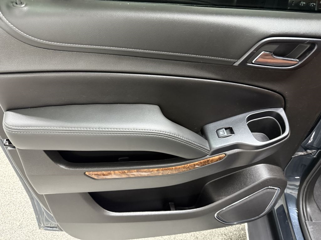 Chevrolet Suburban 4WD 4dr 1500 Premier 2019