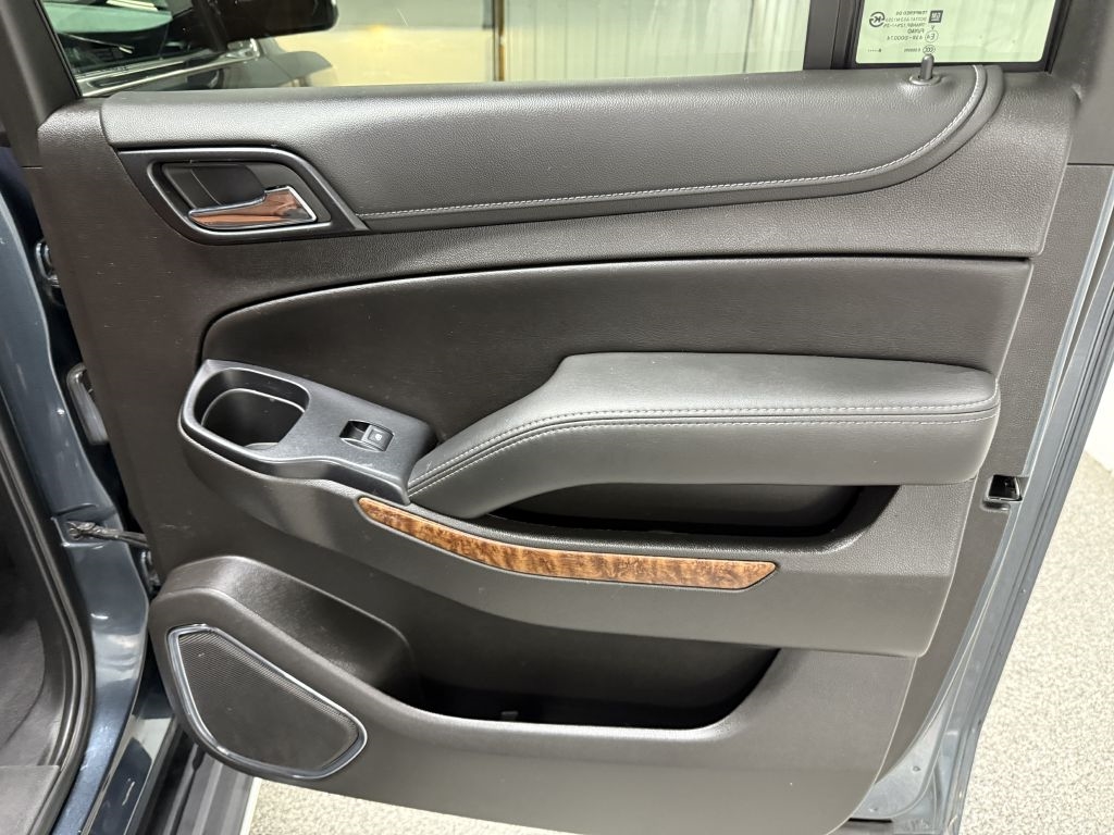 Chevrolet Suburban 4WD 4dr 1500 Premier 2019