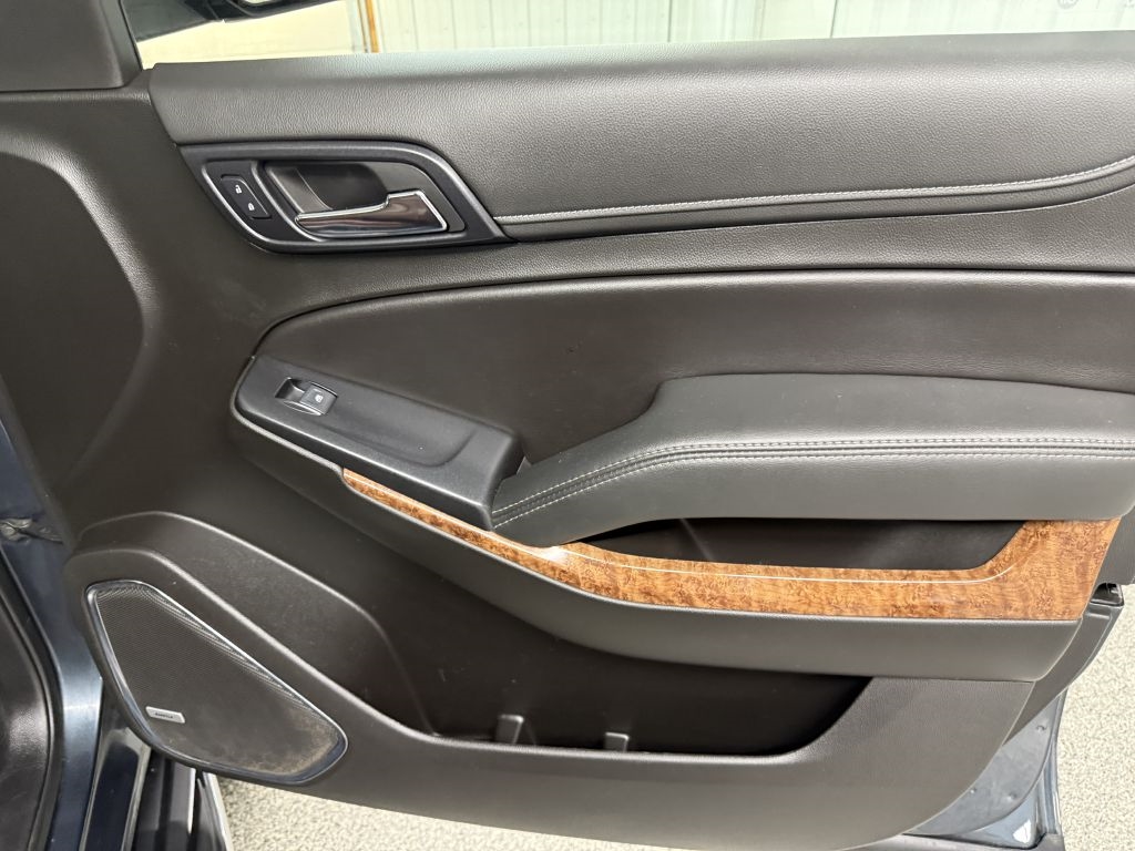 Chevrolet Suburban 4WD 4dr 1500 Premier 2019
