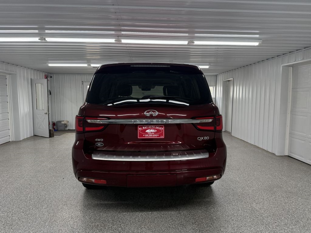 2021 Infiniti QX80 Luxe photo 5