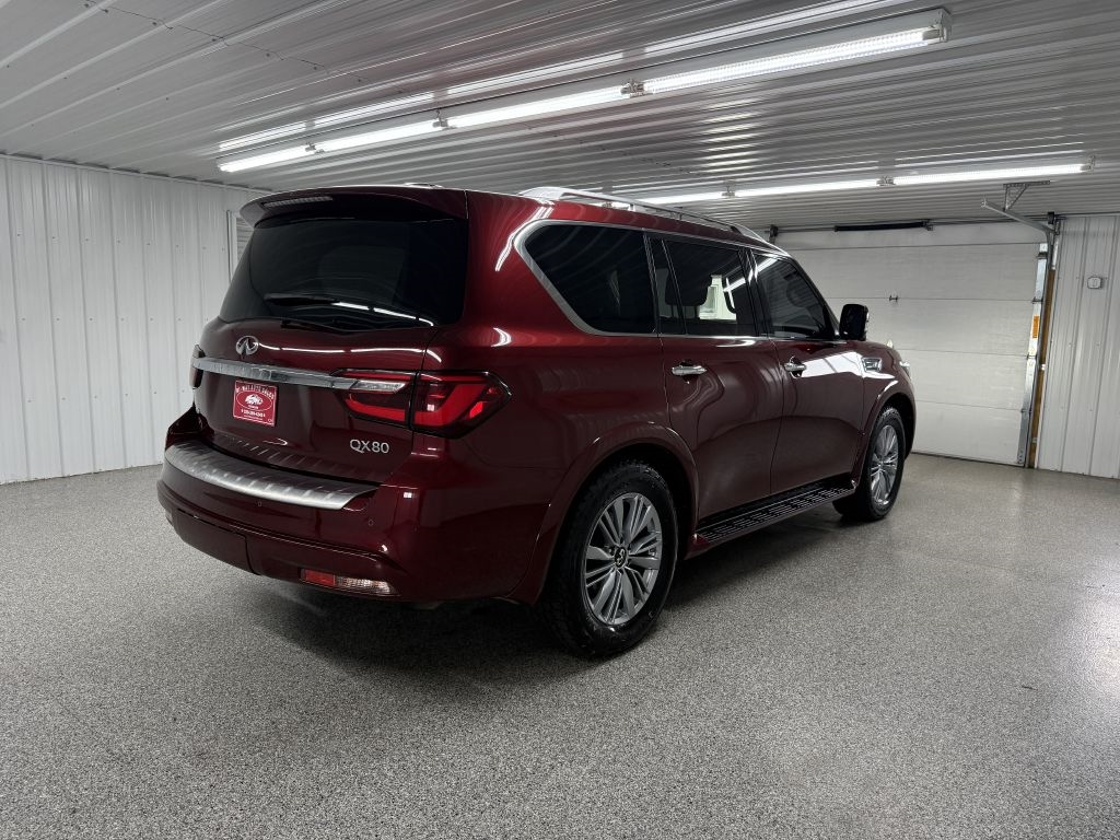 2021 Infiniti QX80 Luxe photo 6