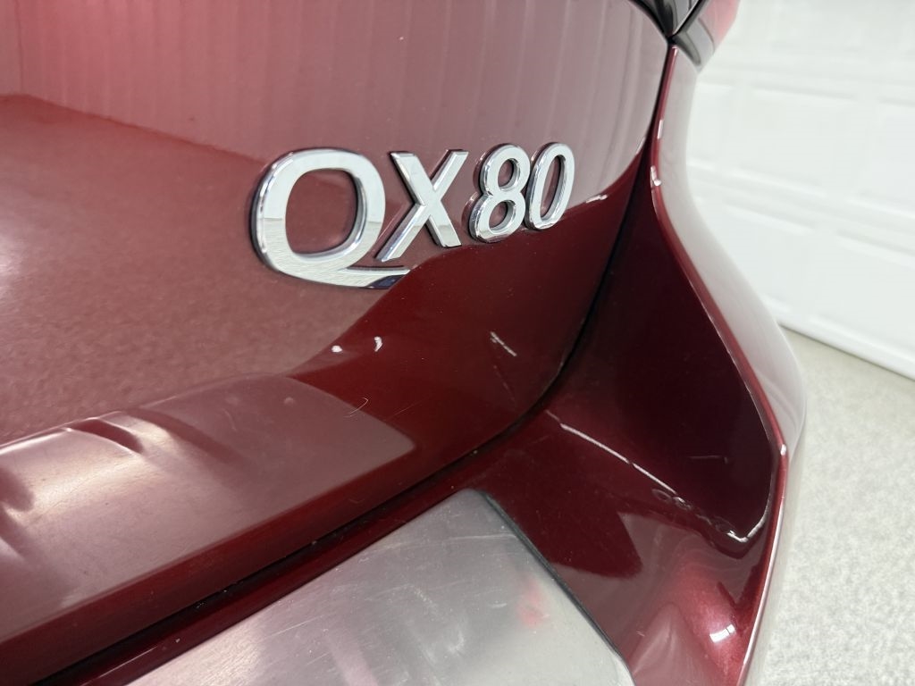 2021 Infiniti QX80 Luxe photo 7