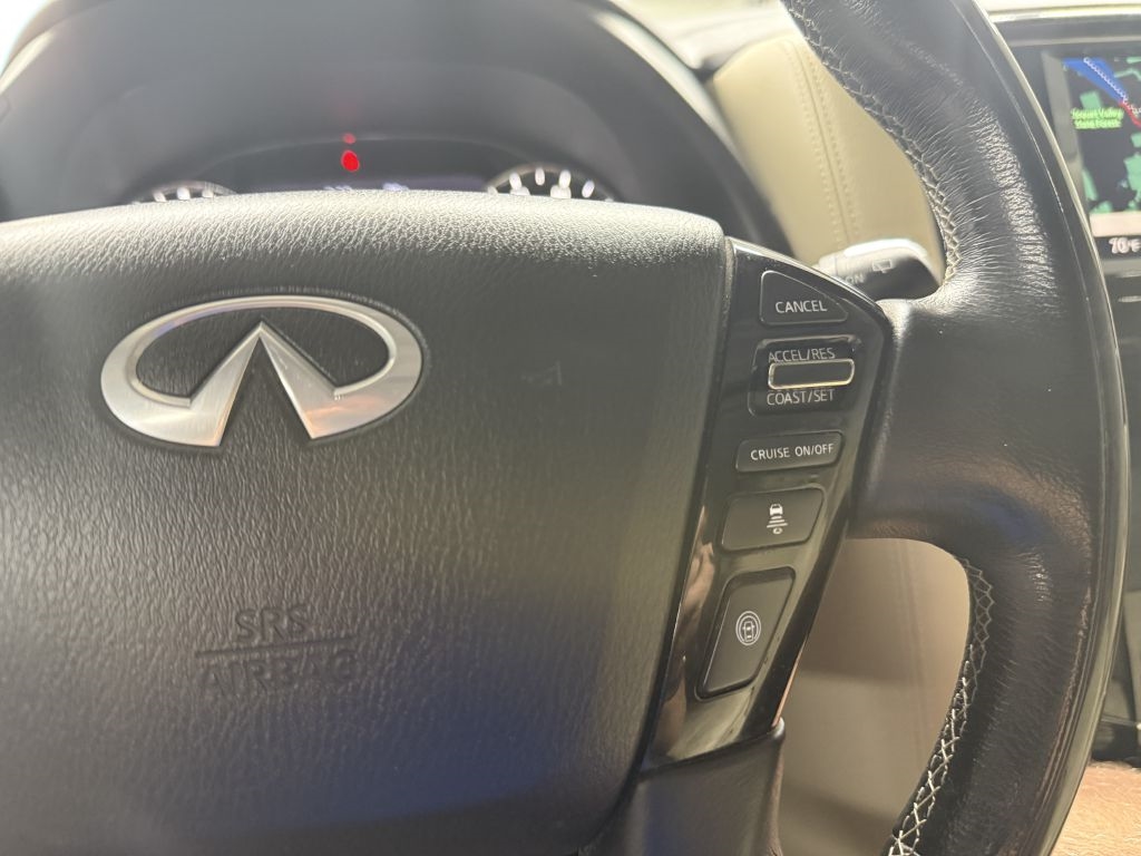 2021 Infiniti QX80 Luxe photo 16