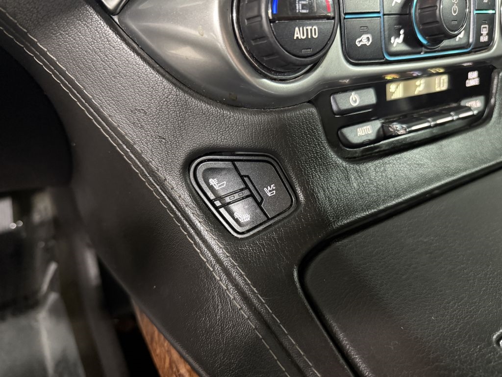 Chevrolet Suburban 4WD 4dr 1500 LTZ 2016