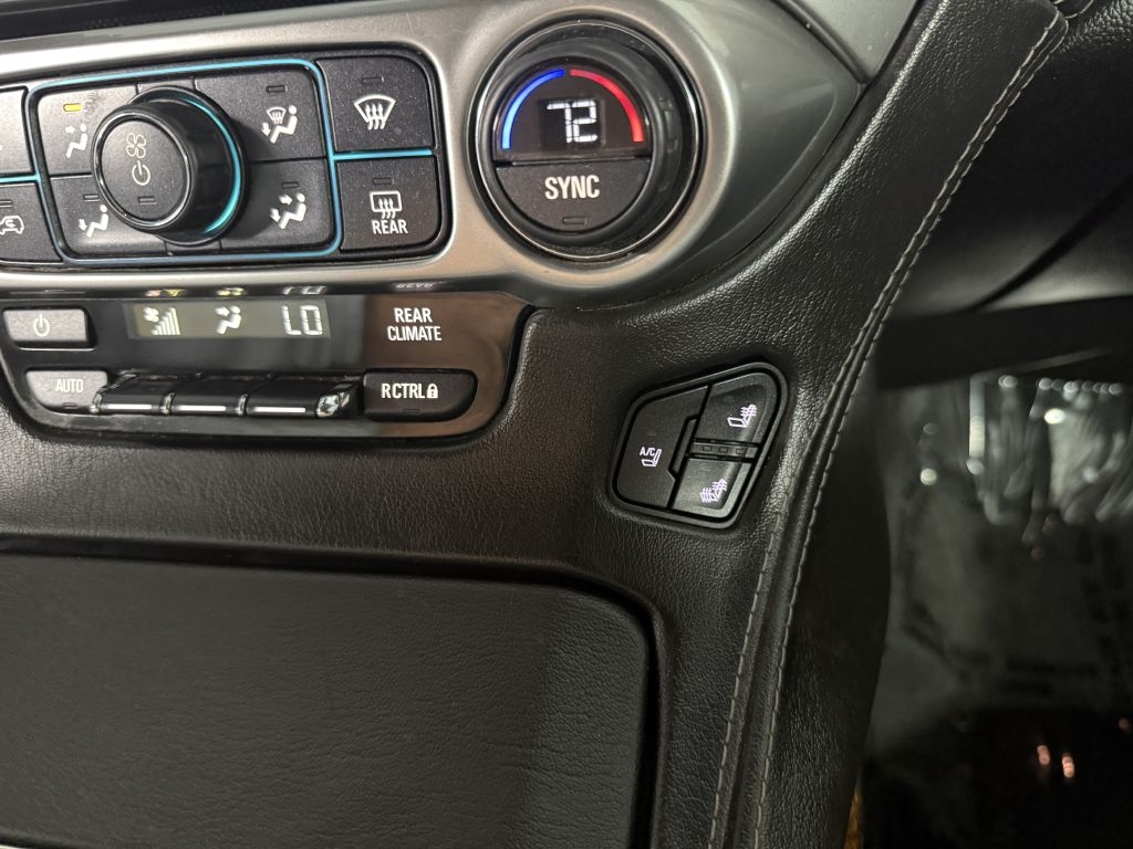 Chevrolet Suburban 4WD 4dr 1500 LTZ 2016