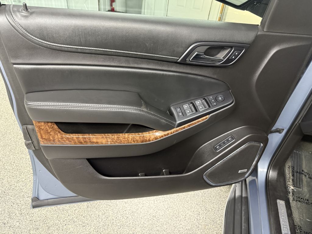 Chevrolet Suburban 4WD 4dr 1500 LTZ 2016