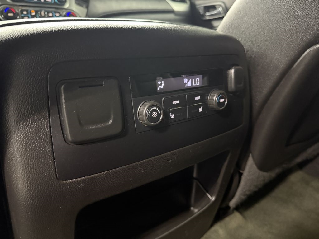 Chevrolet Suburban 4WD 4dr 1500 LTZ 2016