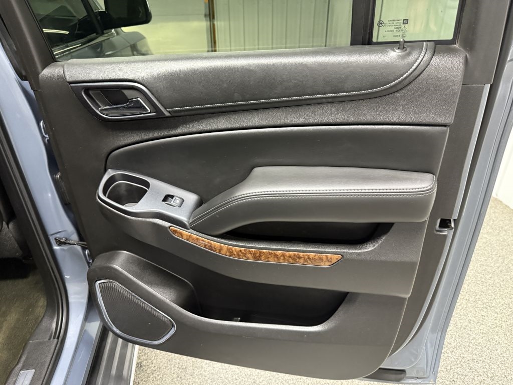 Chevrolet Suburban 4WD 4dr 1500 LTZ 2016