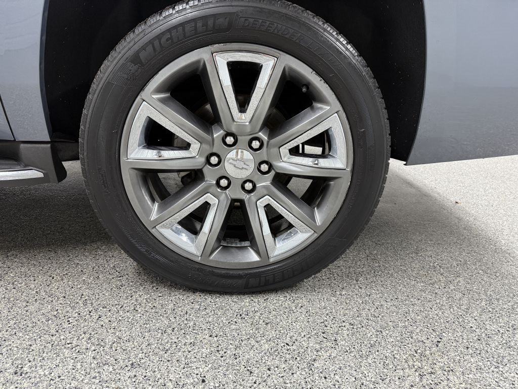 Chevrolet Suburban 4WD 4dr 1500 LTZ 2016