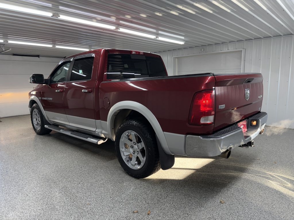 RAM 1500 4WD Crew Cab 140.5" Laramie 2012