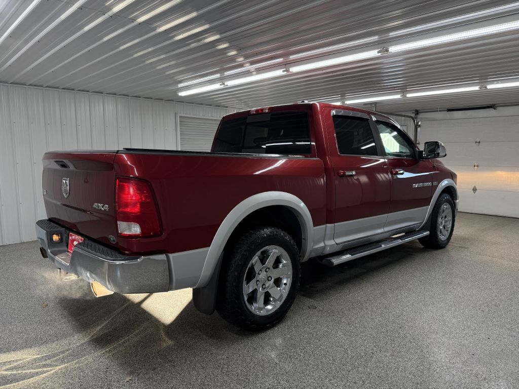 RAM 1500 4WD Crew Cab 140.5" Laramie 2012