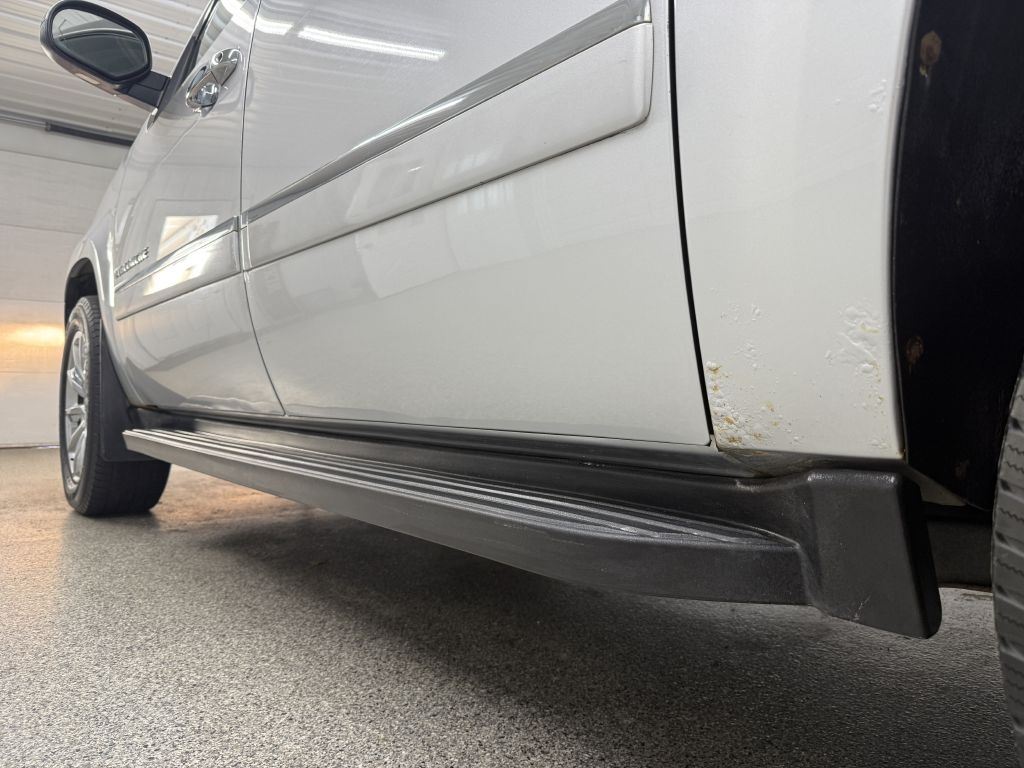 Chevrolet Avalanche 4WD Crew Cab LTZ 2013