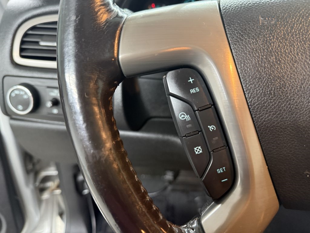 Chevrolet Avalanche 4WD Crew Cab LTZ 2013