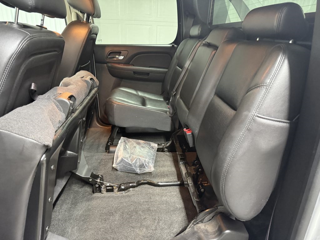 Chevrolet Avalanche 4WD Crew Cab LTZ 2013