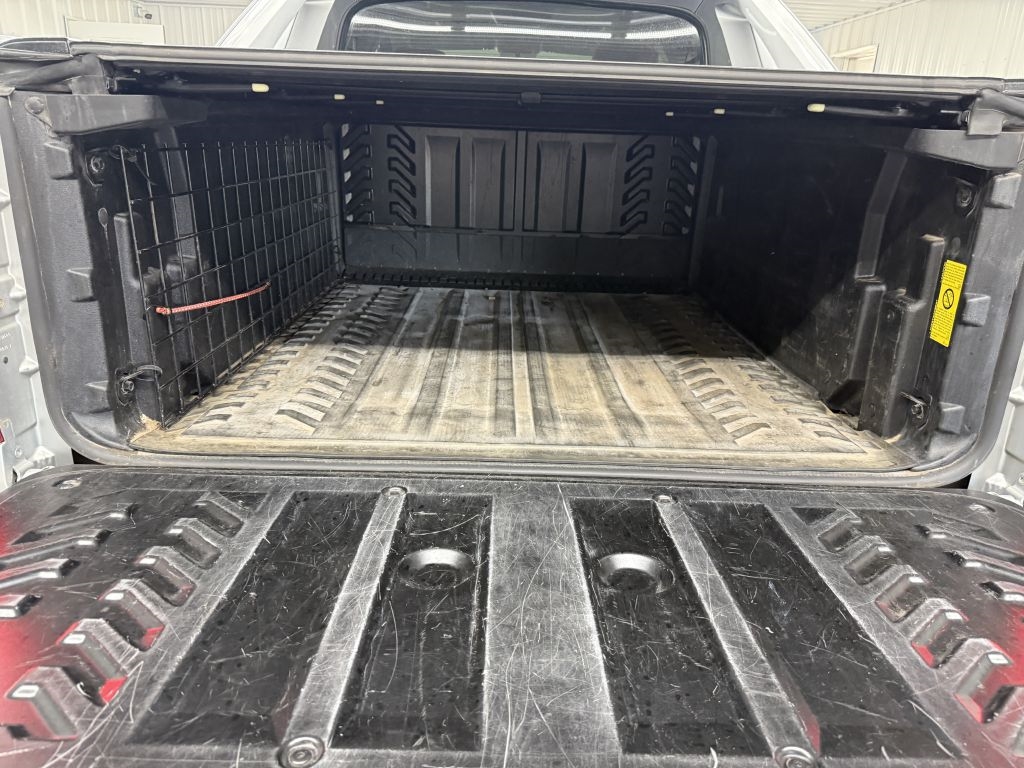 Chevrolet Avalanche 4WD Crew Cab LTZ 2013