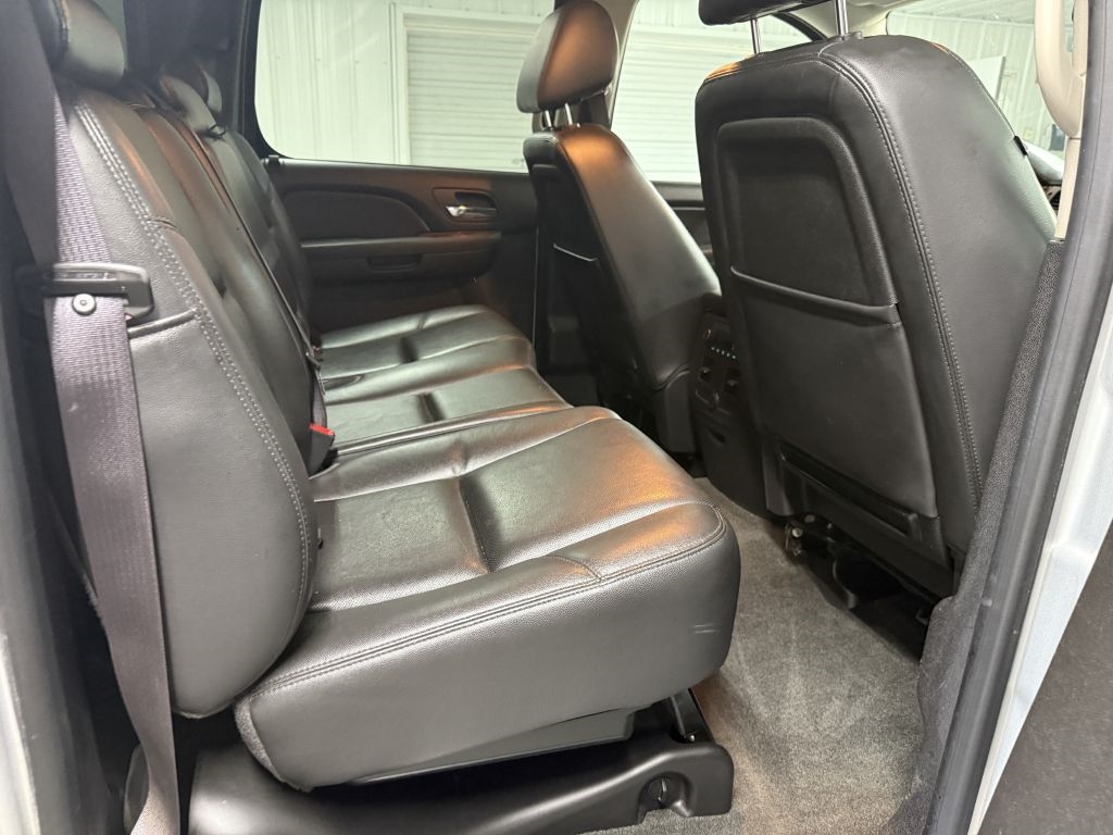 Chevrolet Avalanche 4WD Crew Cab LTZ 2013