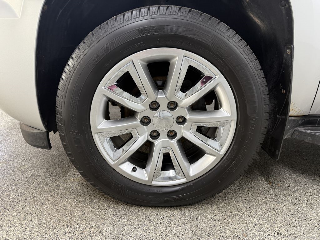 Chevrolet Avalanche 4WD Crew Cab LTZ 2013