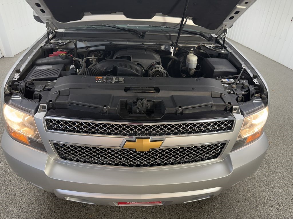 Chevrolet Avalanche 4WD Crew Cab LTZ 2013