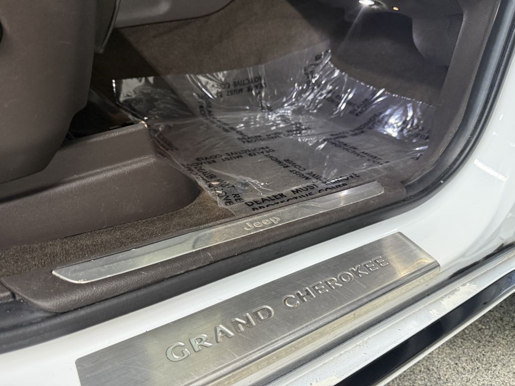 Jeep Grand Cherokee 4WD 4dr Summit 2014