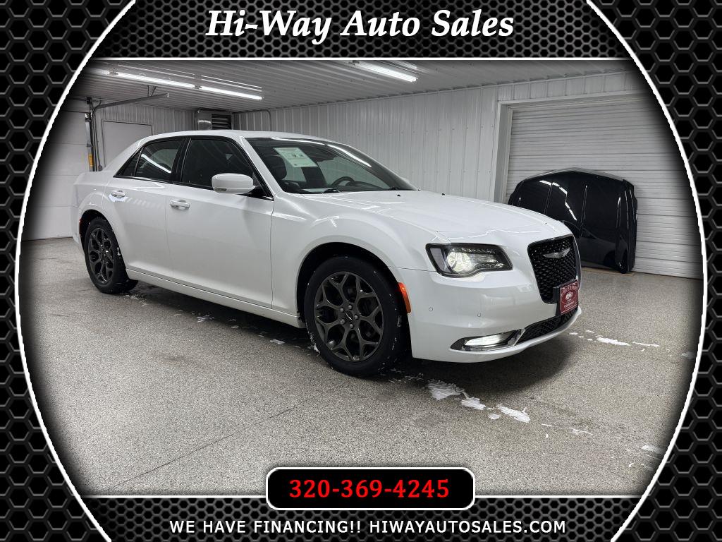 2018 Chrysler 300 S's photo