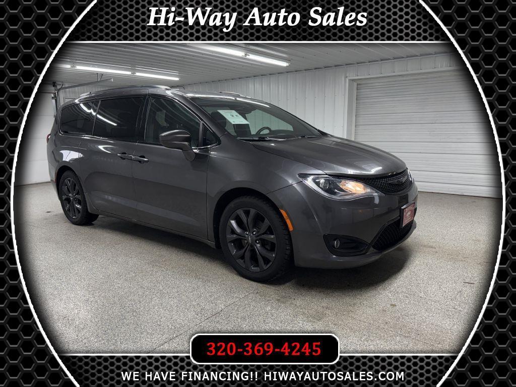 2018 Chrysler Pacifica Touring L Plus FWD