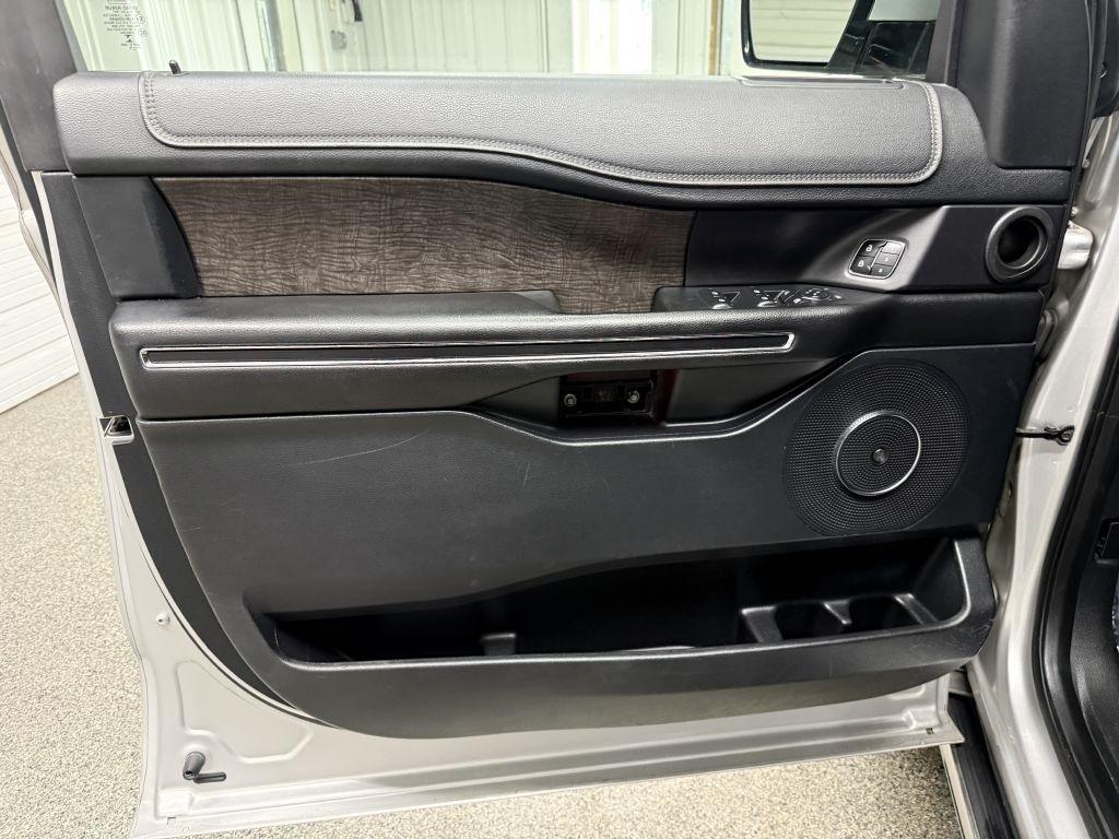 Ford Expedition MAX photo 26