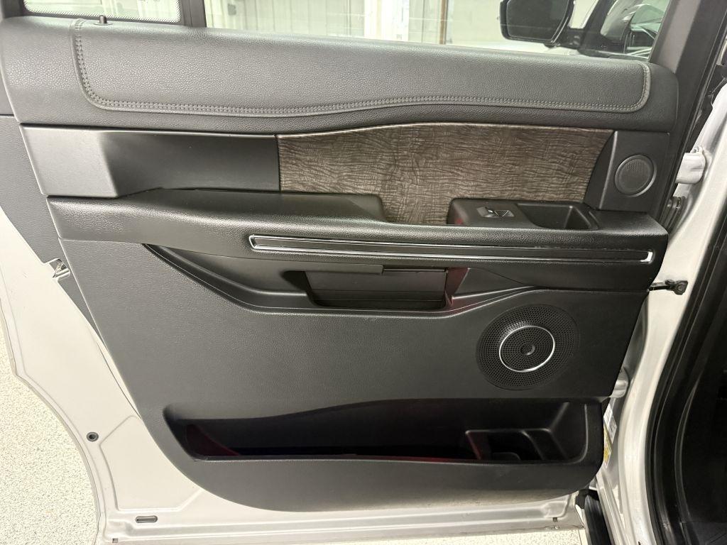 Ford Expedition MAX photo 31