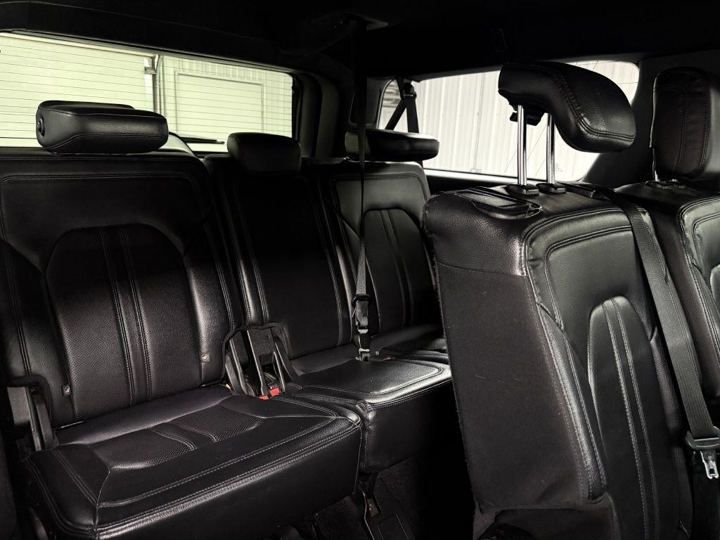 Ford Expedition MAX photo 36