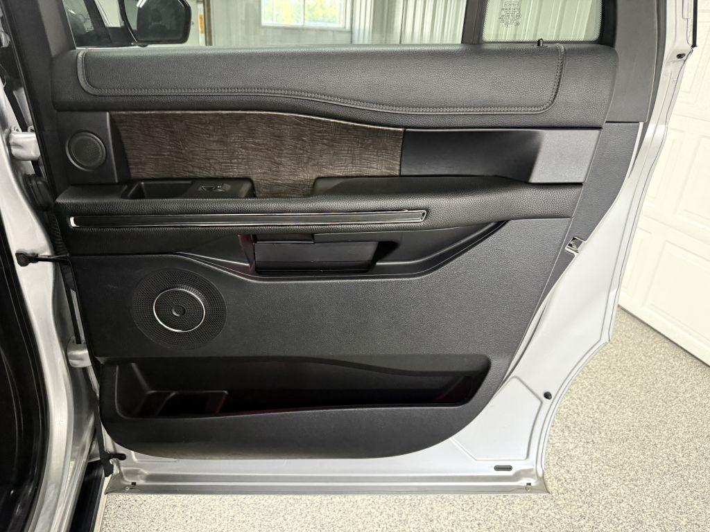 Ford Expedition MAX photo 37