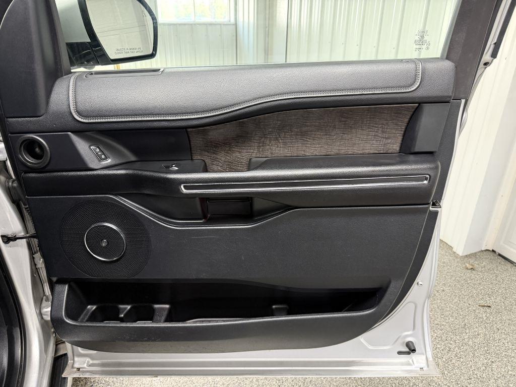 Ford Expedition MAX photo 41